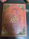 Grimoire Triquetra en cuir véritable